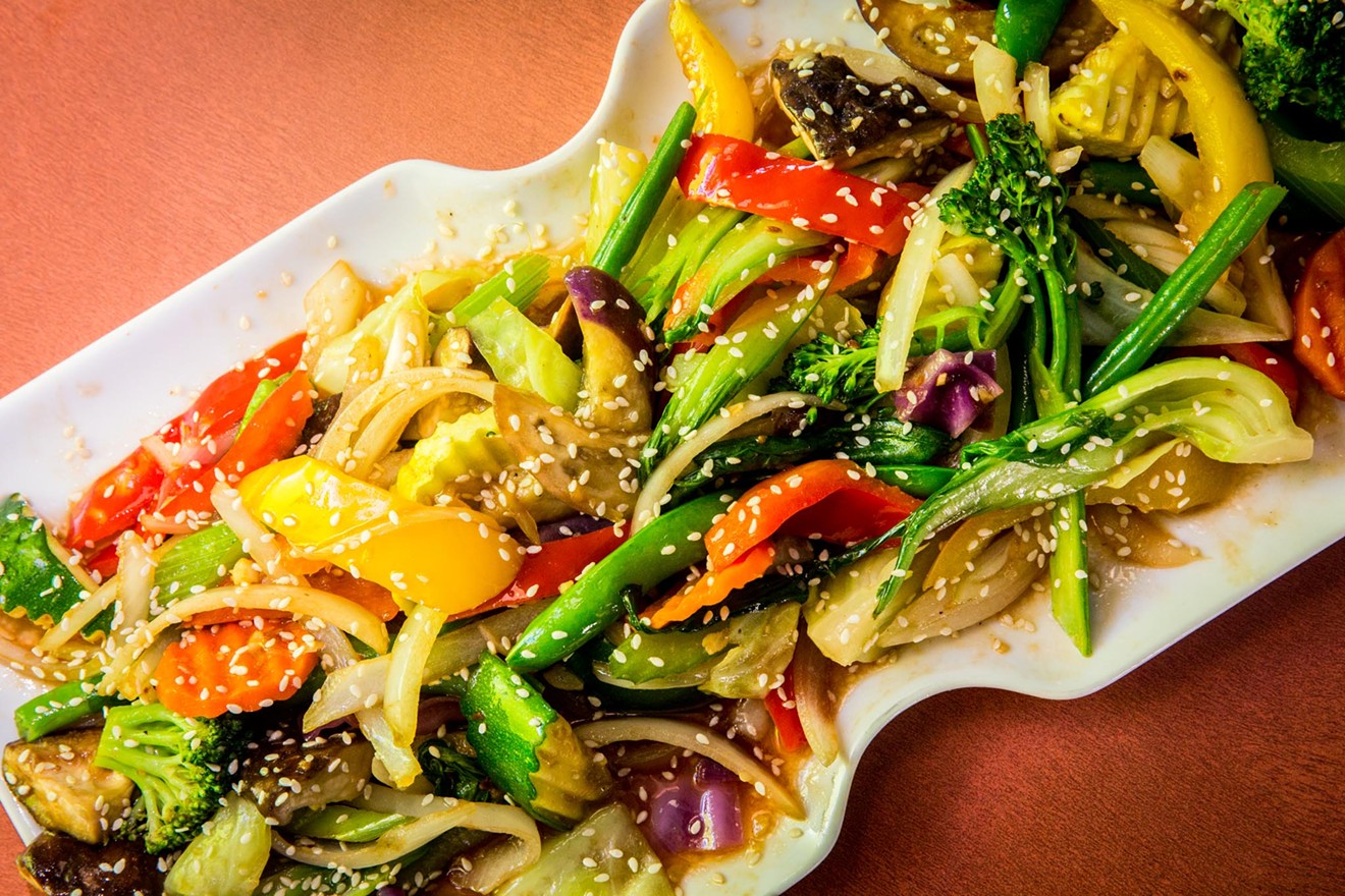 Fresh Mint’s Rainbow Wonder features vegetables in sesame ginger garlic sauce.