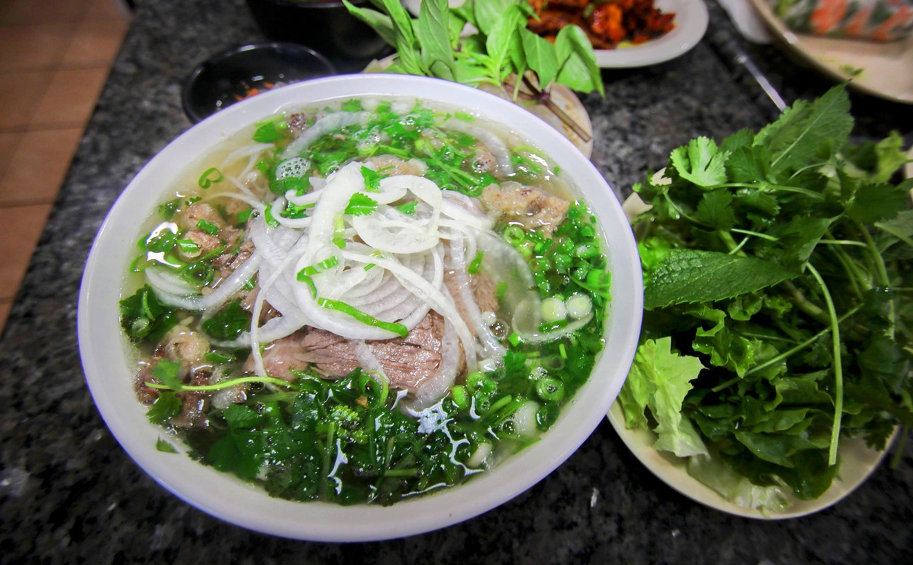 5 siblings serve their mom's recipes at this West Valley pho shop