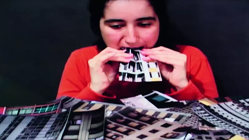 Image: Lia Chaia, Minhocão (detail), 2006. Video. Museum of Modern Art, São Paulo Collection, Loan from Eduardo Brandão and Jan Fjeld.