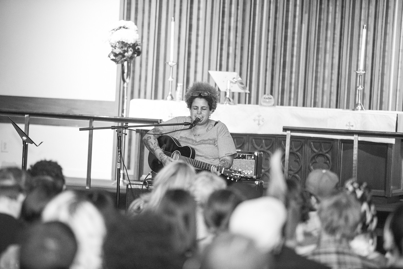 Kimya Dawson performs during Trunk Space's fourth annual Indie 500 in May 2017.