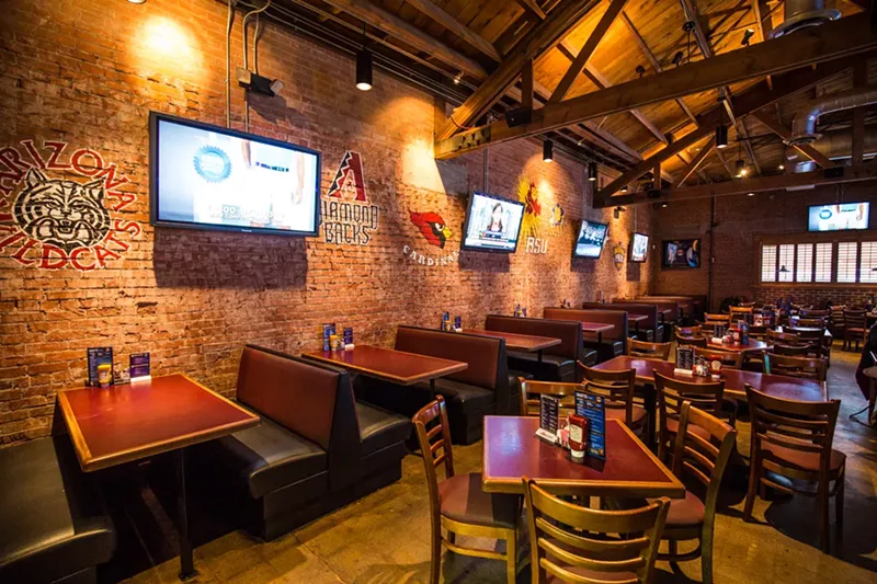 Image: Zipps Sports Grill in Arcadia, which has reported at least five coronavirus cases among employees.