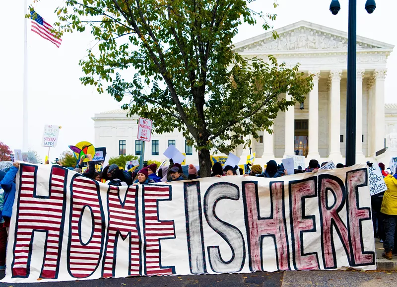 Image: Advocates rally outside the Supreme Court, as DACA case is heard