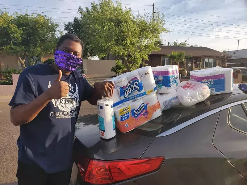 Image: Guitarist Carvin Jones stays on-brand even in a pandemic.