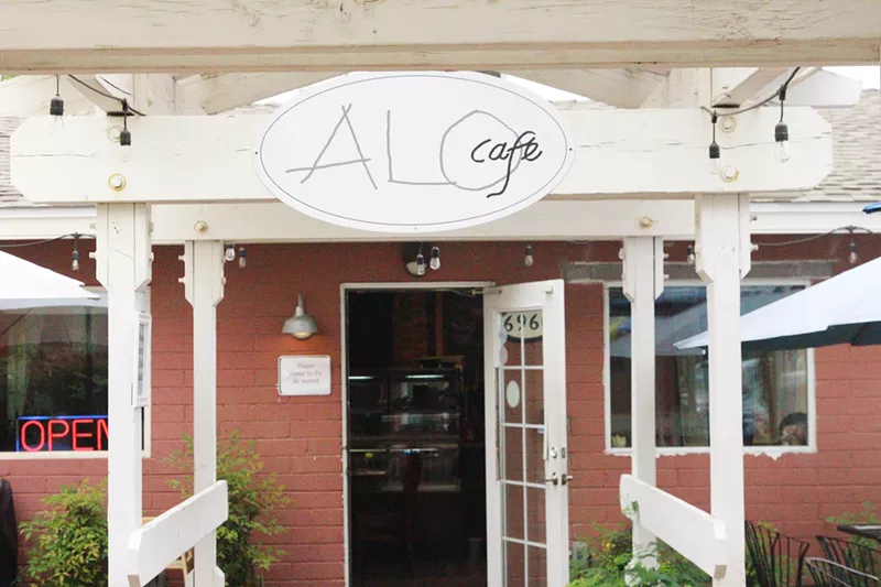 Image: The outside of Alo Cafe in Downtown Scottsdale