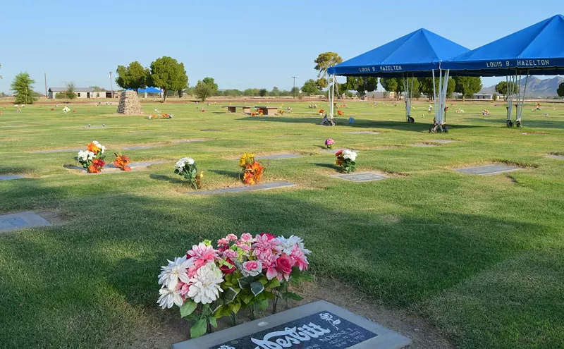 Image: Woman says Buckeye cemetery buried another body in her grave site