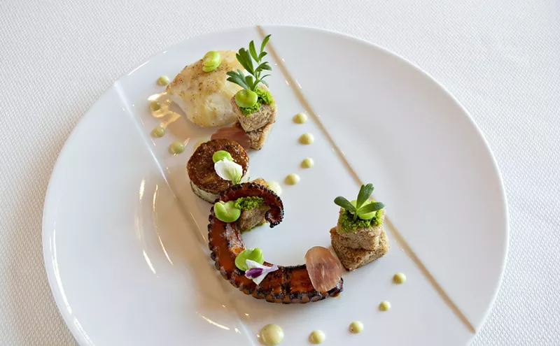 Image: Cafe Review: An Arizona Icon Shuffles Its Menu Yet Remains Great