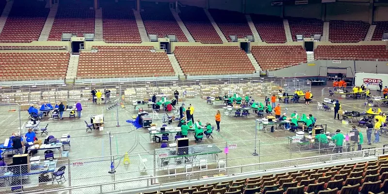 Image: The scene inside the Arizona Veterans Memorial Coliseum during the audit.