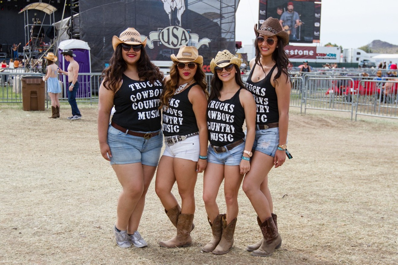 Country Thunder attendees.