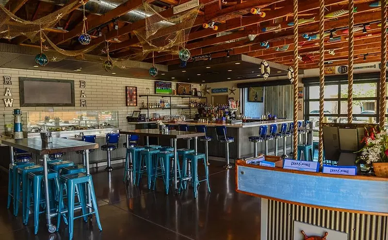 Image: Crab &amp; Mermaid in Scottsdale Has Closed; Food Truck Still Operating
