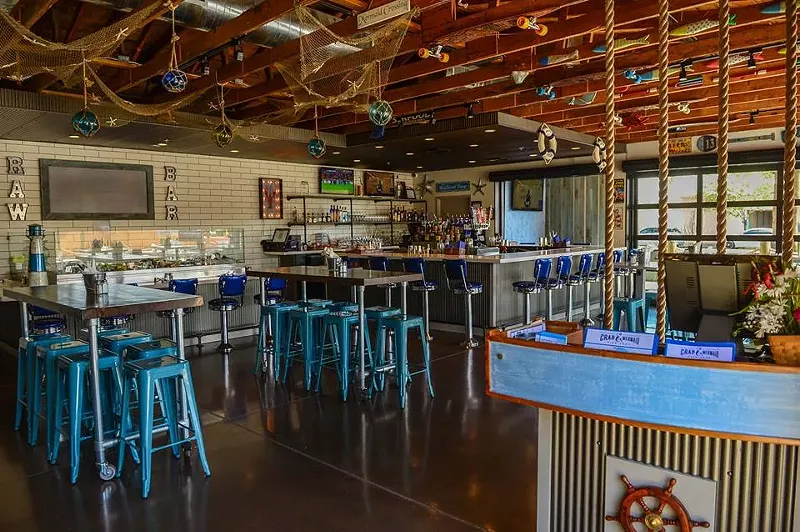 Image: Another restaurant closure: Crab & Mermaid is closed, but the C&M Food Truck is still rolling.