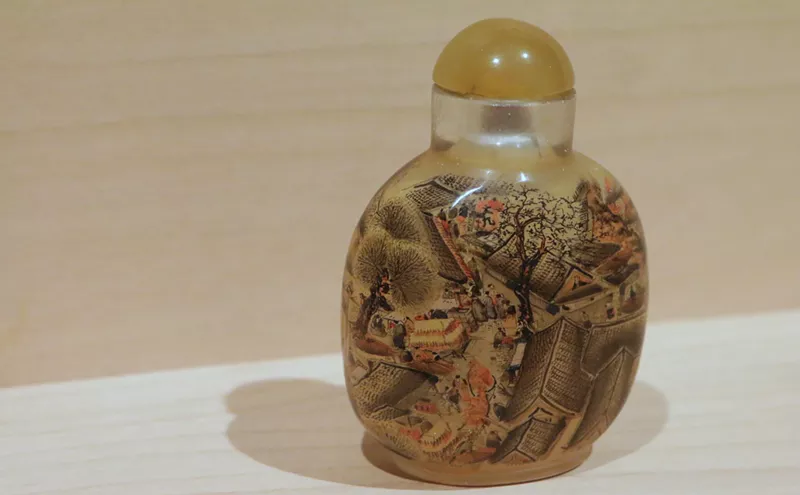Image: 'Crickets, Tea, and Snuff' Explores Eastern Pleasures