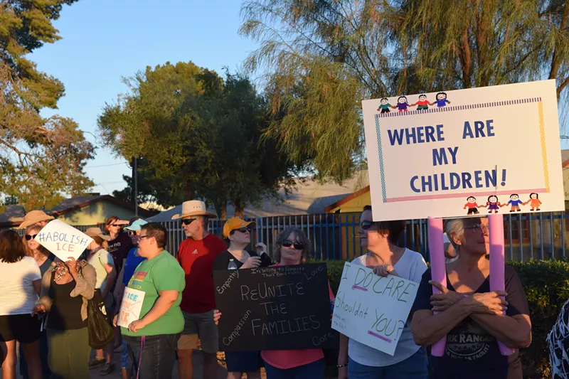 Image: Demonstrators outside of a Glendale nonprofit that houses detained migrant children on Sunday, June 24.