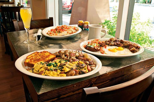 For breakfast fans, Dottie's serves up a.m. eats that won't have you pining for an early lunch.