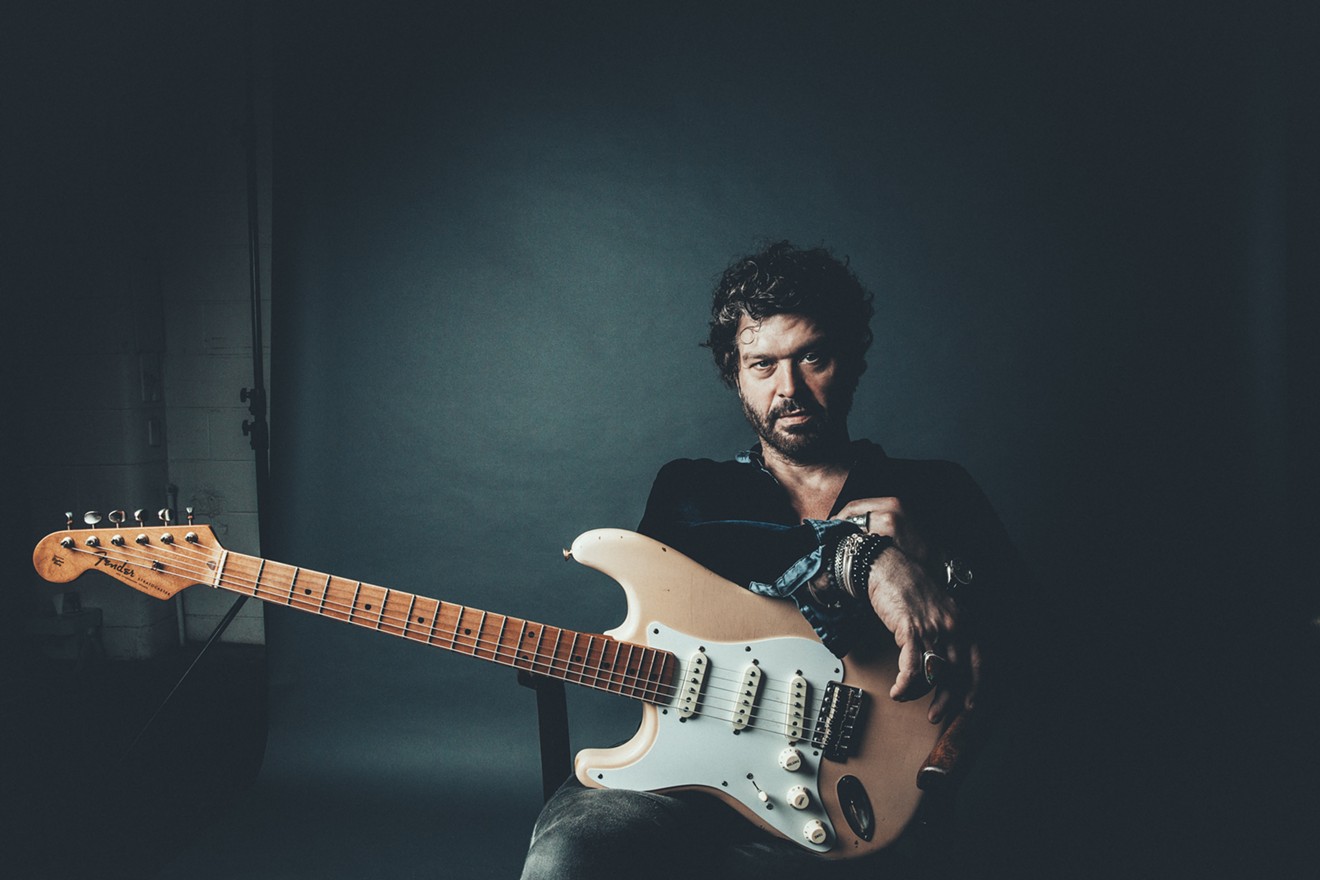 Doyle Bramhall II and his strung-out guitar.