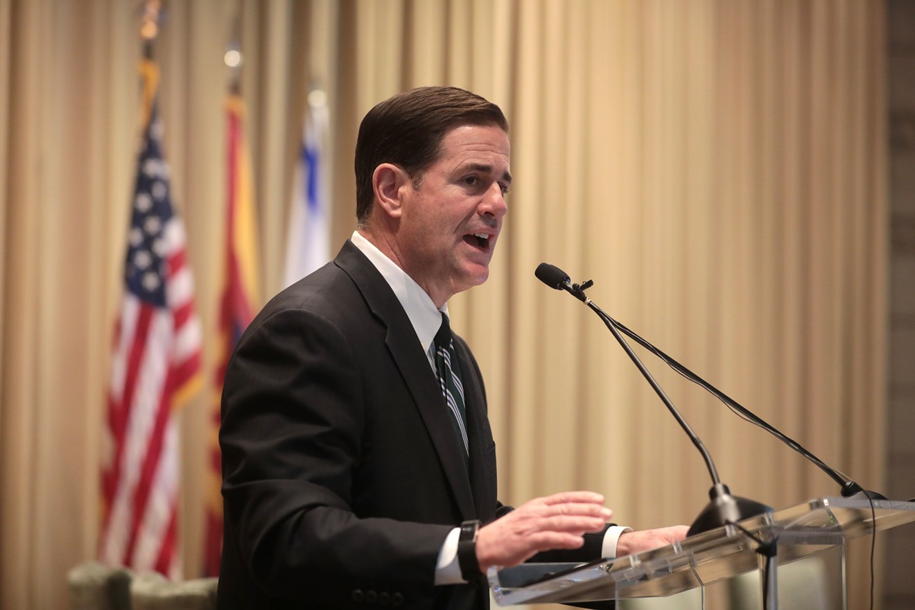 Governor Doug Ducey speaking at the 2018 Water Innovation Summit in Phoenix.