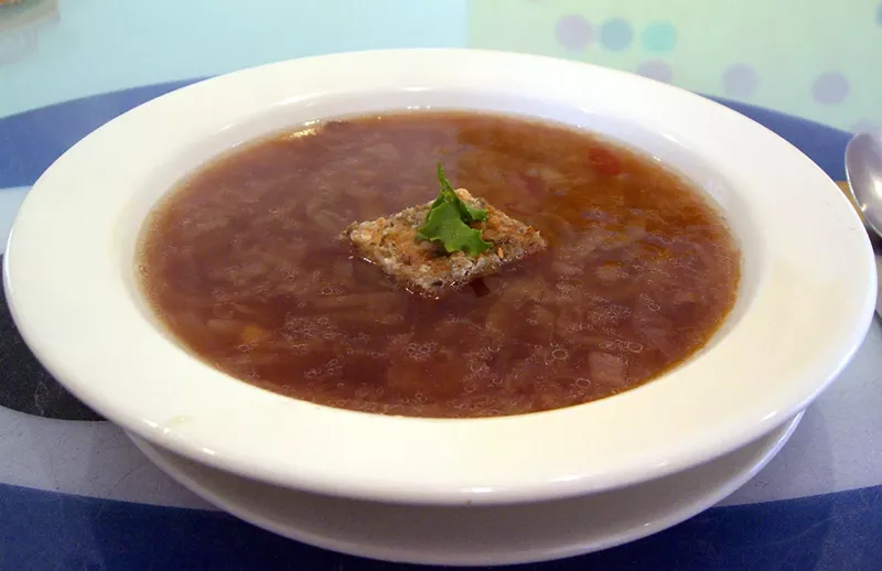 Image: A Los Angeles artist claims in a new lawsuit that he suffered "permanent" injury after eating a French onion soup with gluten at Grand Canyon's historic El Tovar Hotel.