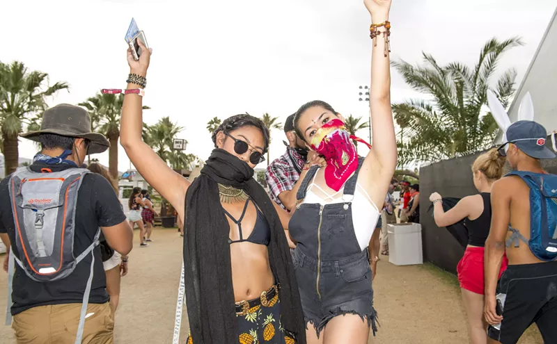 Image: Here's a Doctor’s Advice on How to Avoid Getting Sick at Coachella