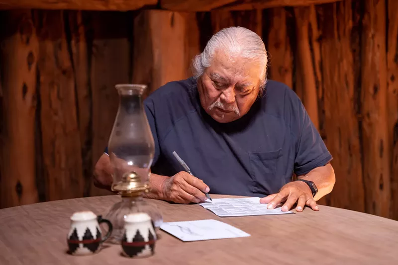 Image: Arizona's steamy August primaries crimp minority voters' ability to cast ballots.