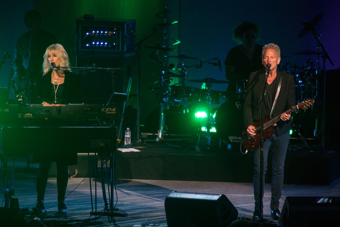 Buckingham McVie perform at Comerica Theatre on Tuesday, July 25, 2017.
