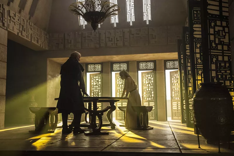 Image: Barristan Selmy (Ian McElhinney) and Daenerys Targaryen (Emilia Clarke) discuss strategy in Meereen Palace.