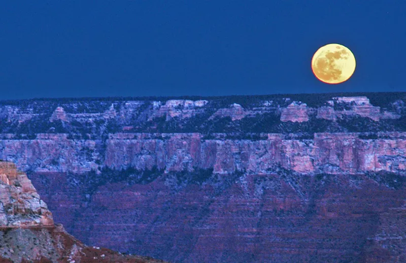 Image: A supermoon visible over the Grand Canyon in 2018.