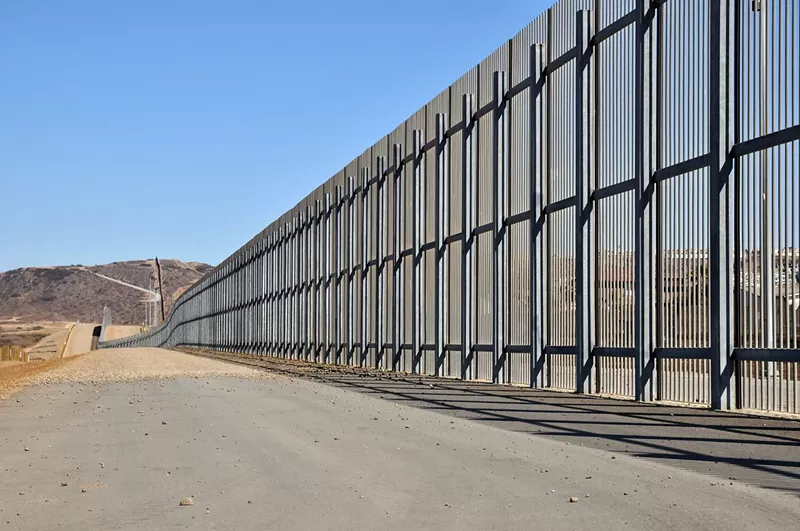 Image: The existing border wall in Arizona.
