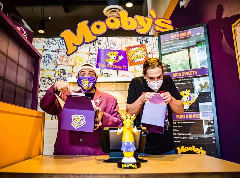 Image: Kevin Smith (left) and Jason Mewes (right), better known as Jay and Silent Bob, at the Mooby's pop-up in L.A.