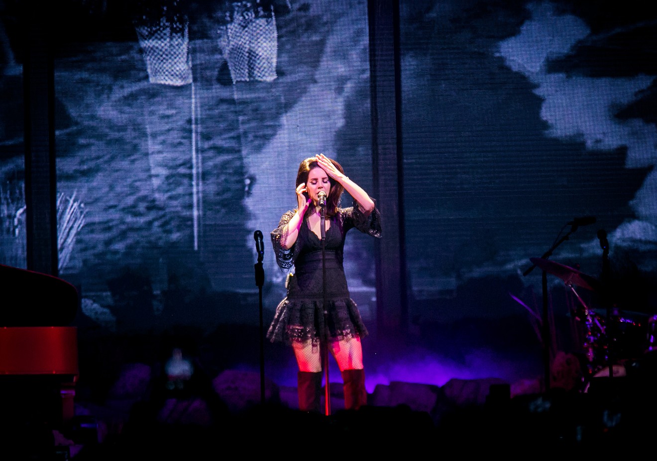 Lana Del Rey performed at Talking Stick Resort Arena on February 13.