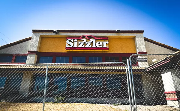 Image: Last Phoenix Sizzler location closes after decades in the Valley