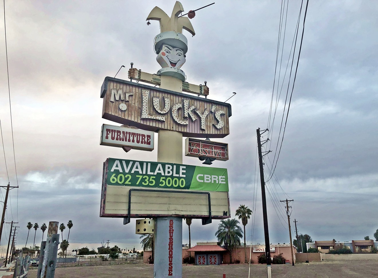 Mr. Lucky's iconic sign.
