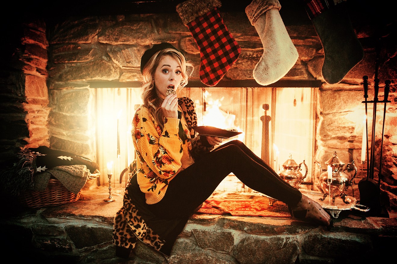 Lindsey Stirling streams the holiday spirit to your home this weekend.