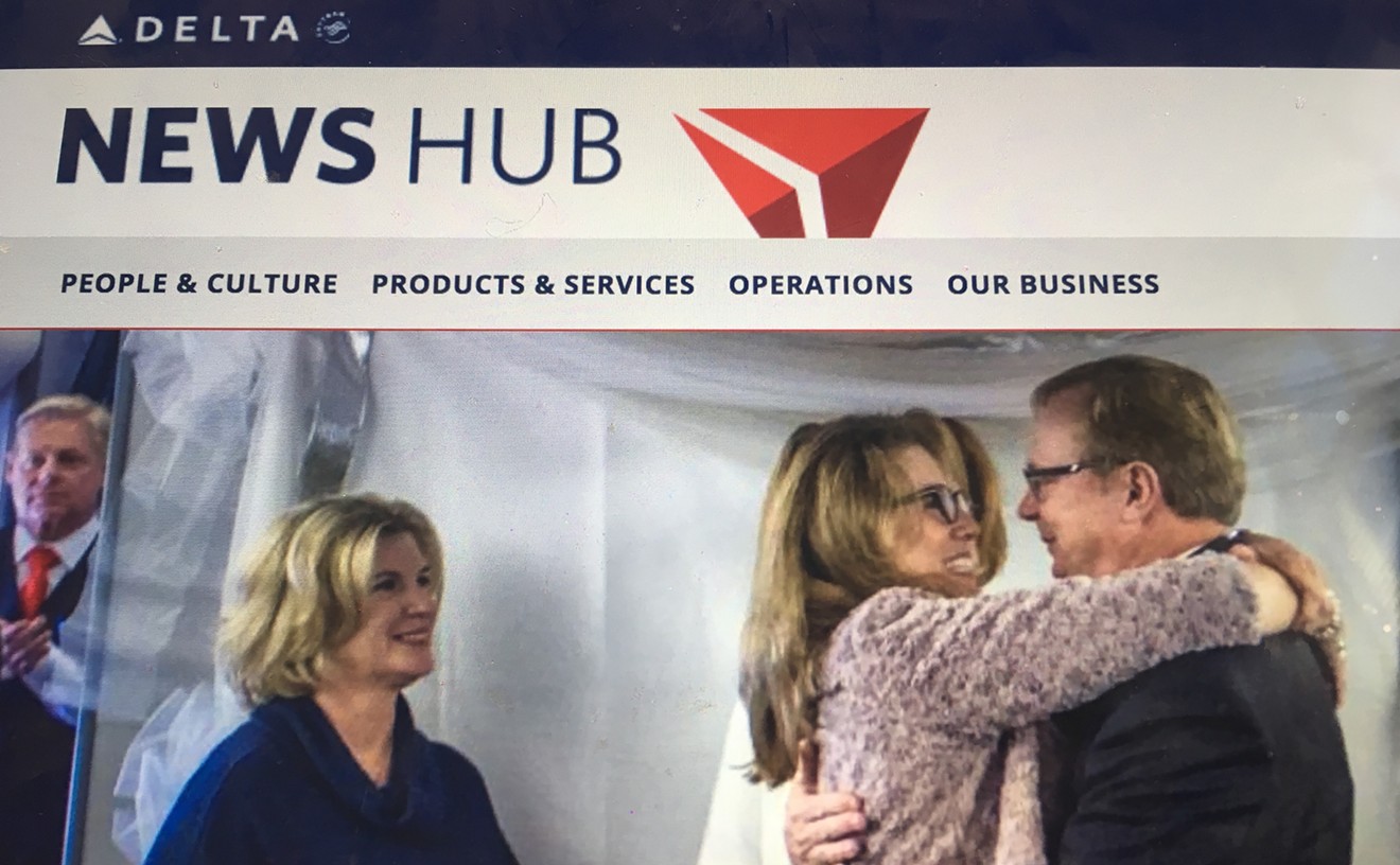Love at 35,000 Feet: Couple Marries on Delta 747's Last Flight to Arizona
