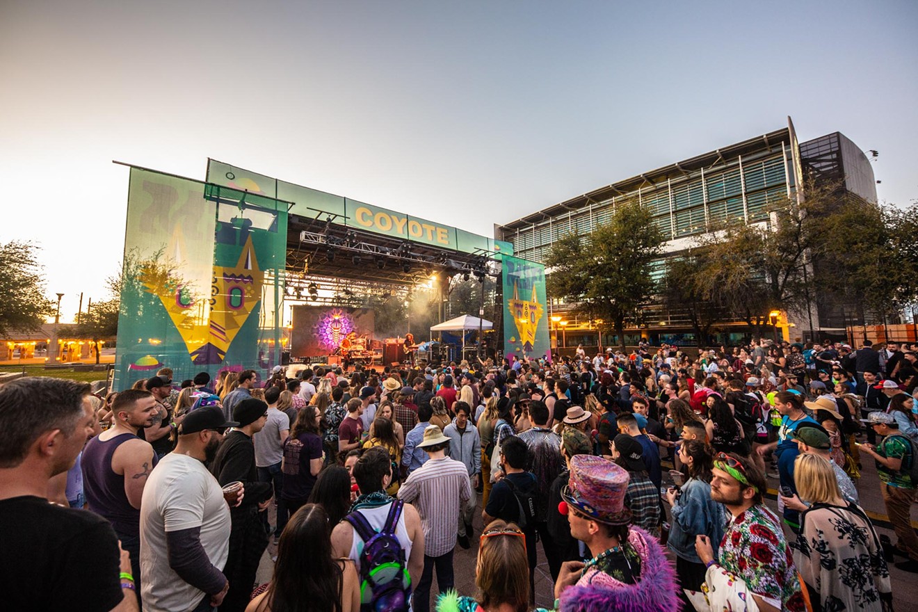 Fans gather at the Coyote Stage during M3F 2019.