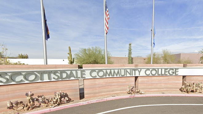 a "scottsdale community college" sign