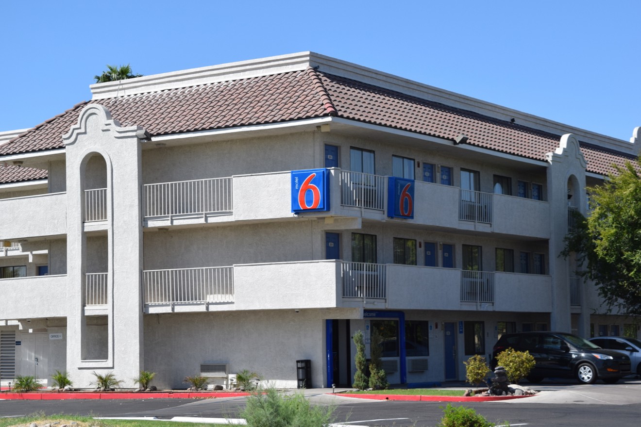 1530 North 52nd Drive, one of the Phoenix Motel 6 locations that was providing guest lists to ICE.