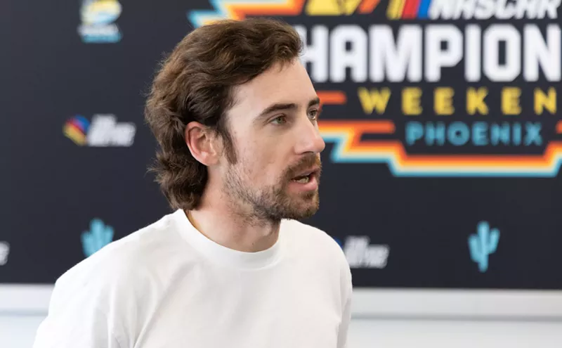 Image: NASCAR comes to Phoenix Raceway this weekend to crown champion