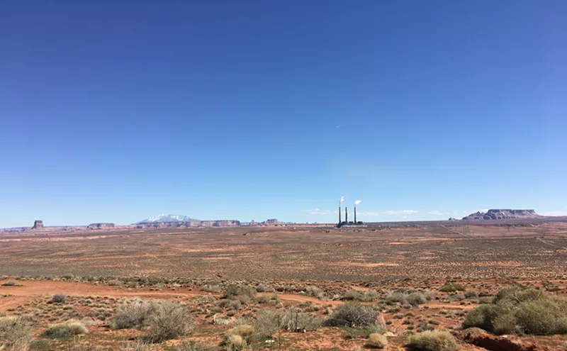 Image: Navajo Nation and Arizona's Rural North Bear the Brunt of Its COVID-19 Deaths