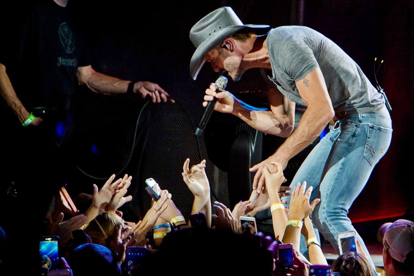 Tim McGraw performs during a 2015 concert in Phoenix.