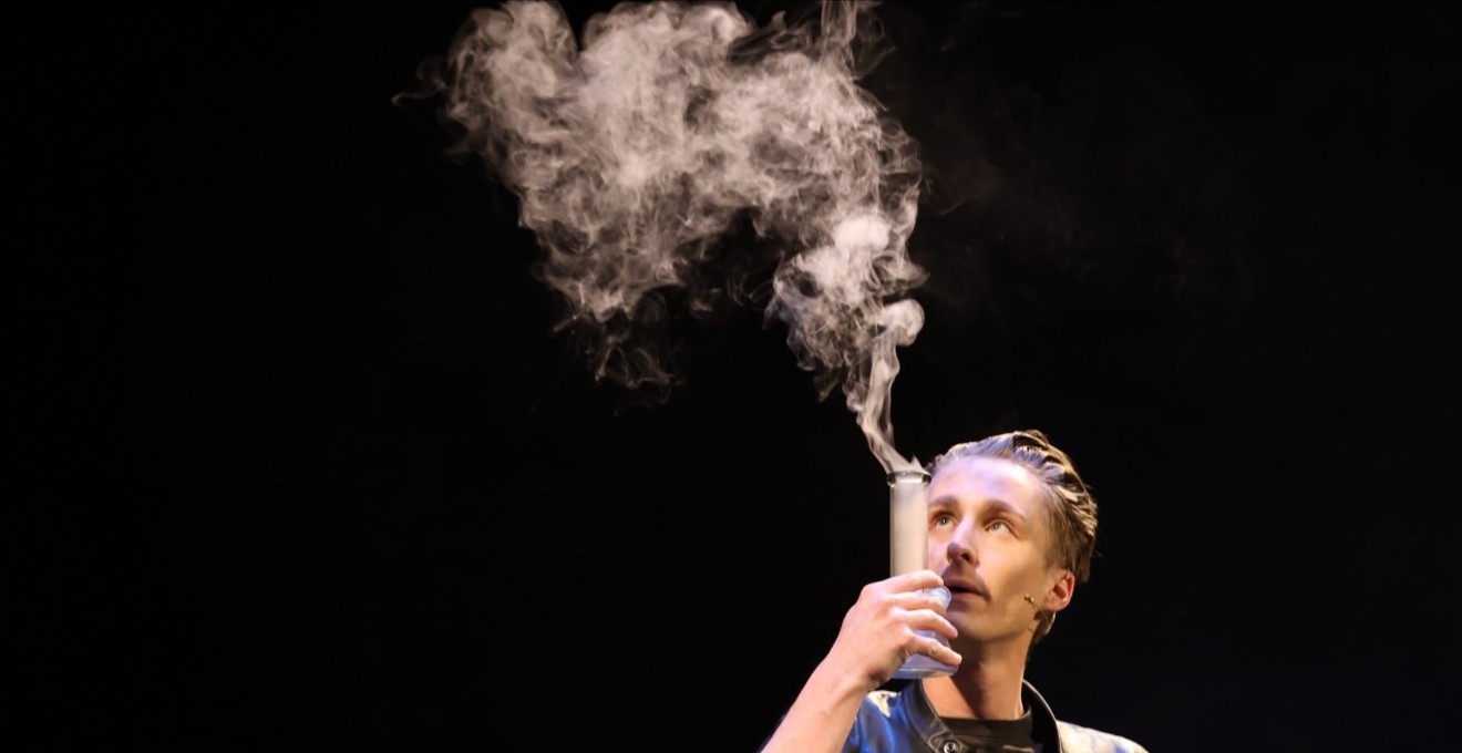 Pot magic show ‘Smokus Pocus’ leaves Phoenix weed lovers empowered
