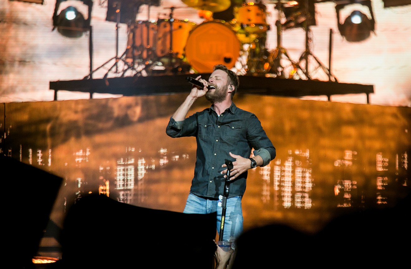Dierks Bentley is coming home for a summer show.