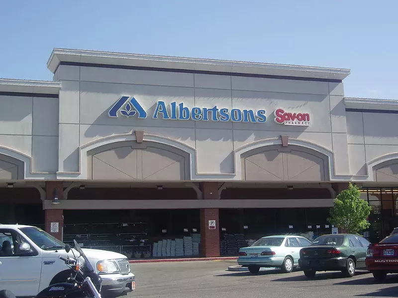 Image: Exterior of Albertsons store