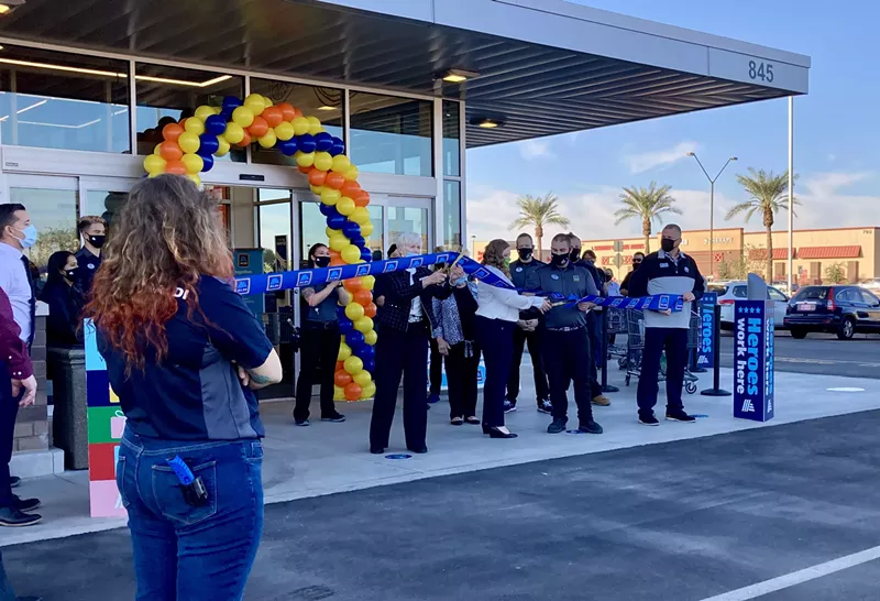 Image: Goodyear Mayor Georgia Lord cut the ribbon at today's ALDI opening.