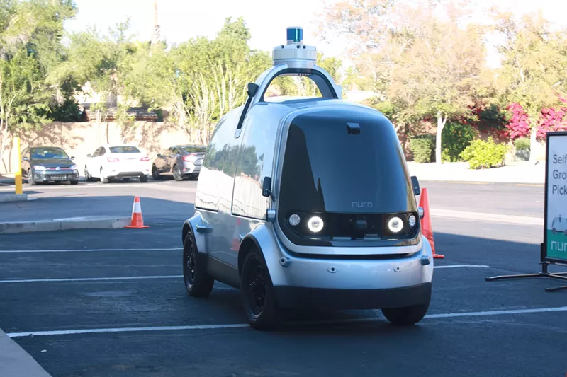 Image: One of the Nuro R1 fully autonomous vehicles at a Scottsdale Fry's food store this week.