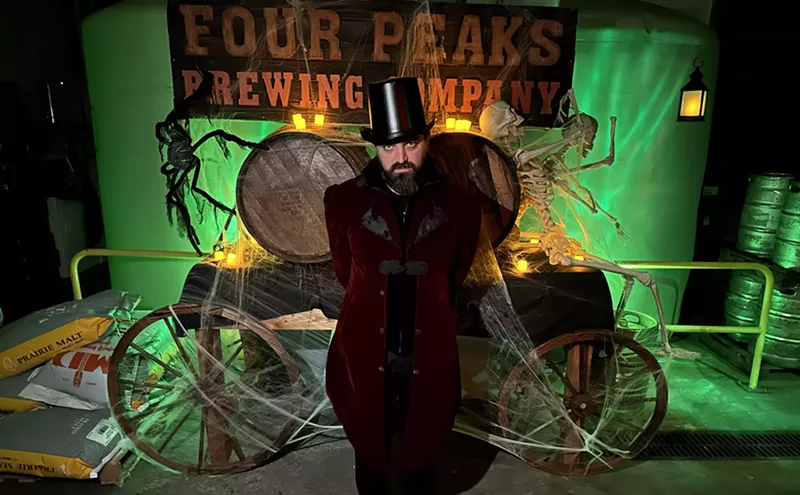 Image: Phoenix-area ghost tours give guests thrills and chills