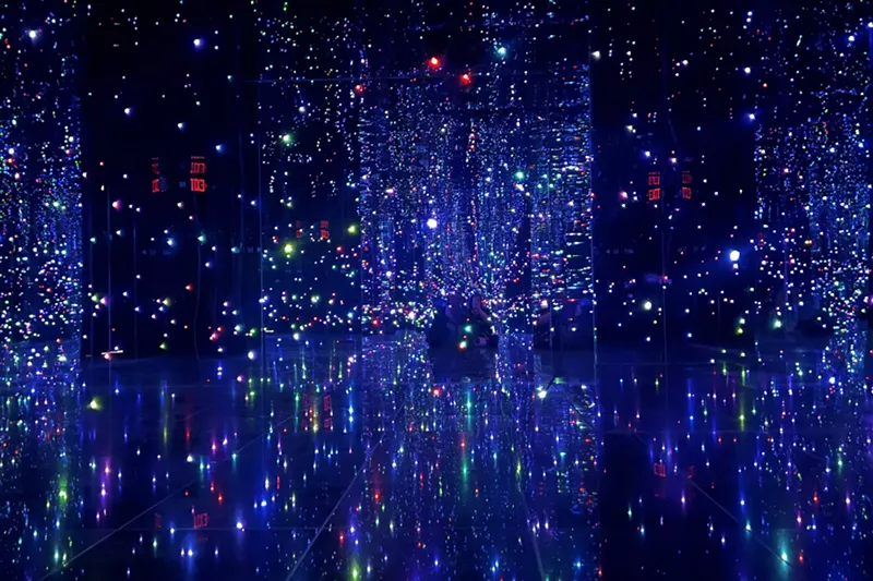 Image: An infinity room.