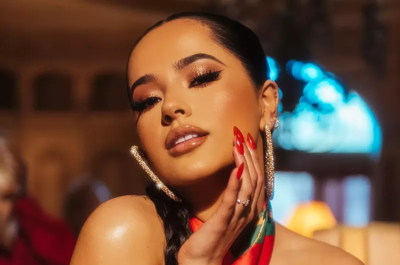 Image: A glamour shot of a young Latino woman.