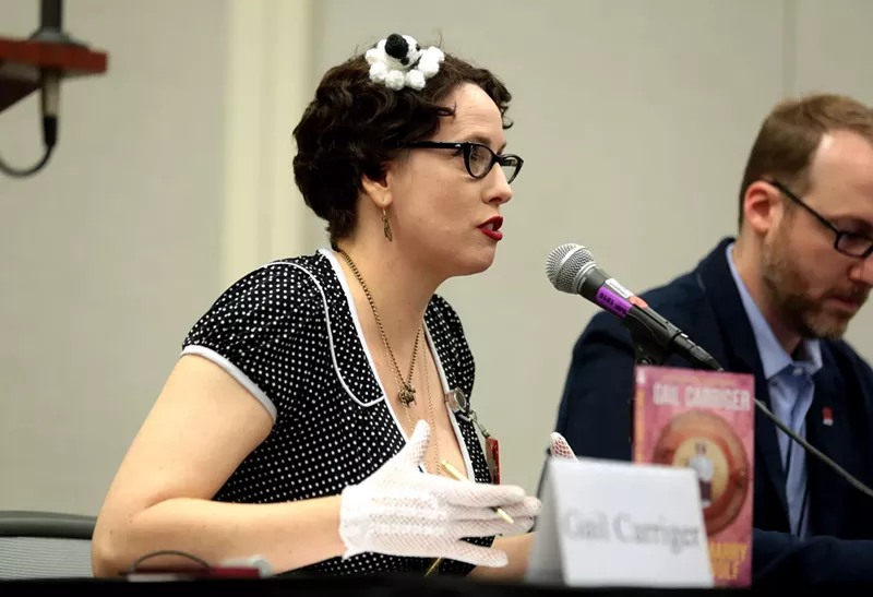 Image: Gail Carriger speaks during a panel at Phoenix Comic Fest 2018.