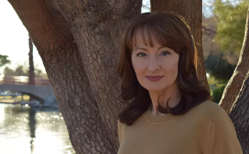 Image: Phoenix landmarks star in new mystery novel by ex-KJZZ reporter