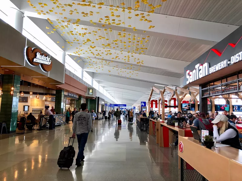 Image: the inside of terminal 4 at phoenix sky harbor international airport