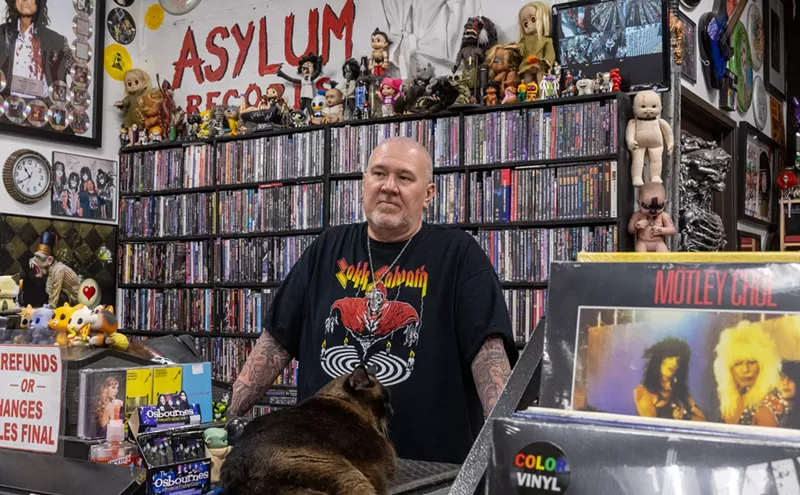 Image: As sales of physical media rise, Phoenix record stores feel the boost